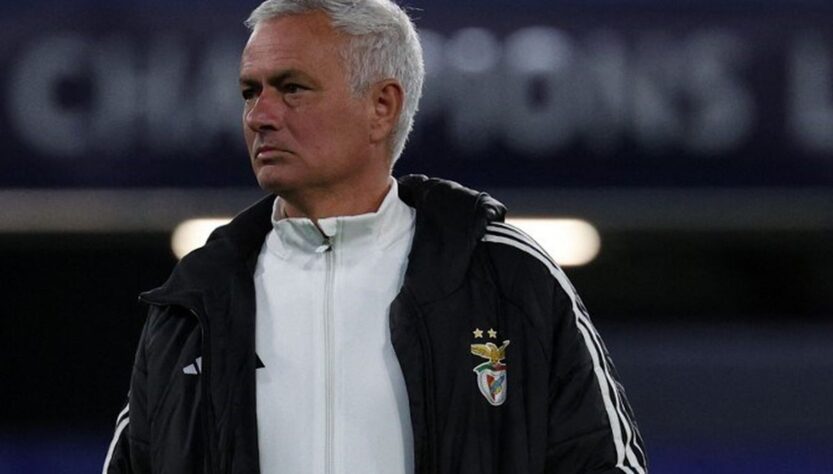 Pulang ke Rumah: Kisah Cinta Abadi Chelsea dan Jose Mourinho, dari Chant, Biskuit, hingga Pelukan Tulus