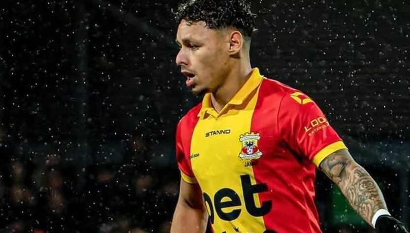 Eredivisie: Heracles Aliskan Go Ahead Eagles 4-2, Dean James Terima Kartu Merah Perdana